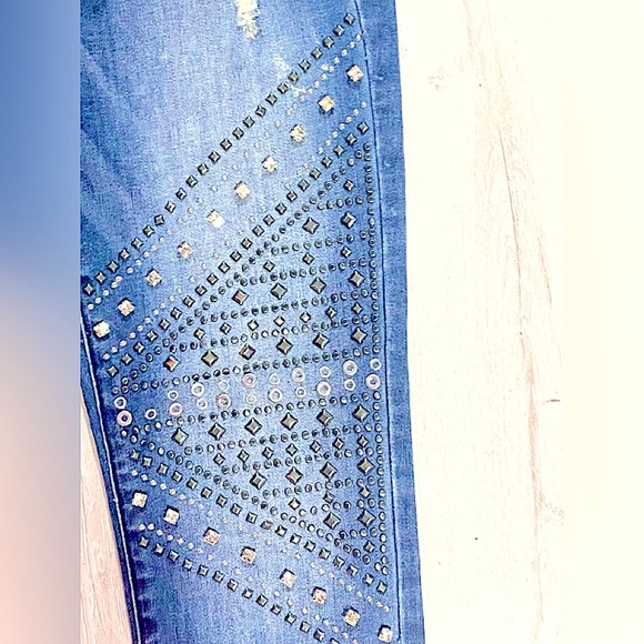 Authentic Beautiful Bebe Studded Jeans - Picture 6 of 7
